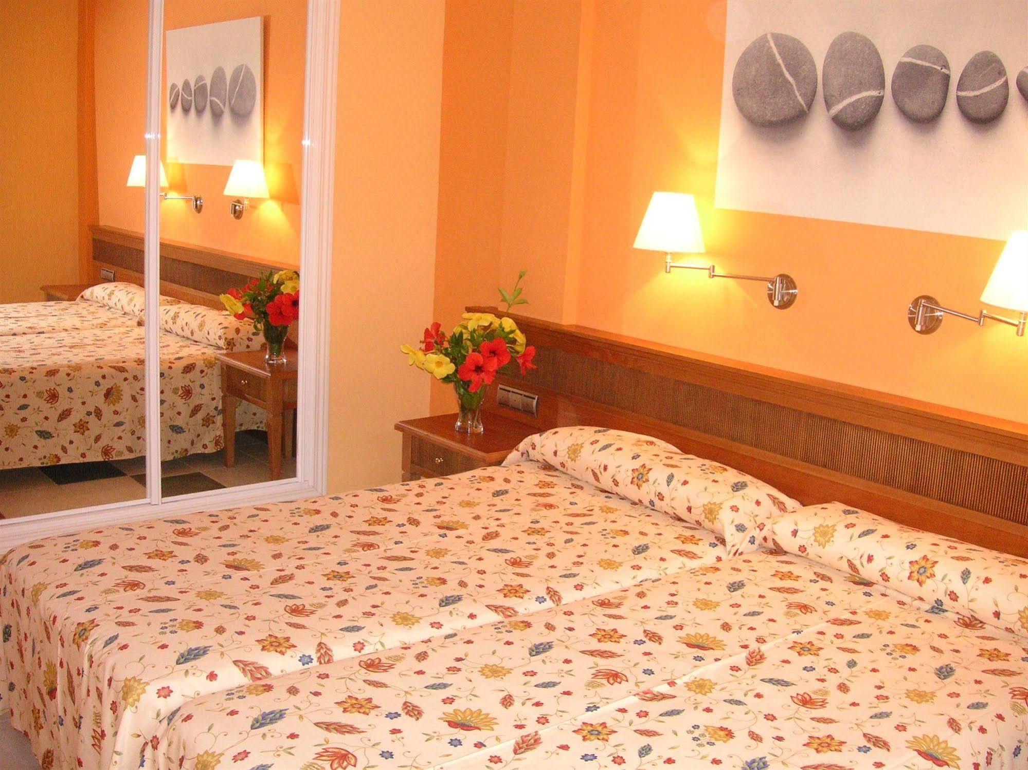 Aparthotel El Cerrito Playa Cancajos.- BreNa Baja  エクステリア 写真